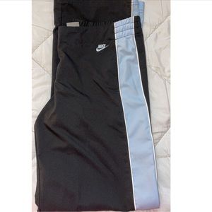 Nike cargo wide leg pants